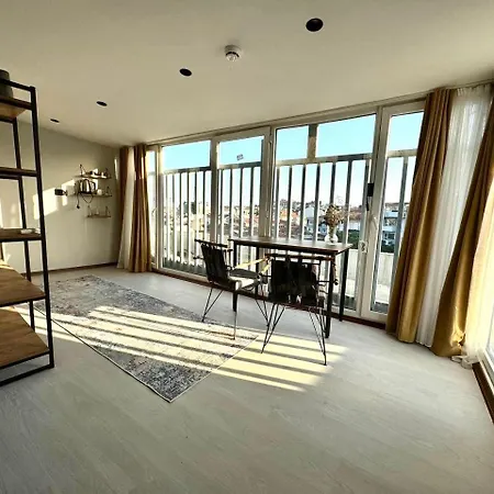 Apartment Double With A Big Balcony And View 51 Istanbul